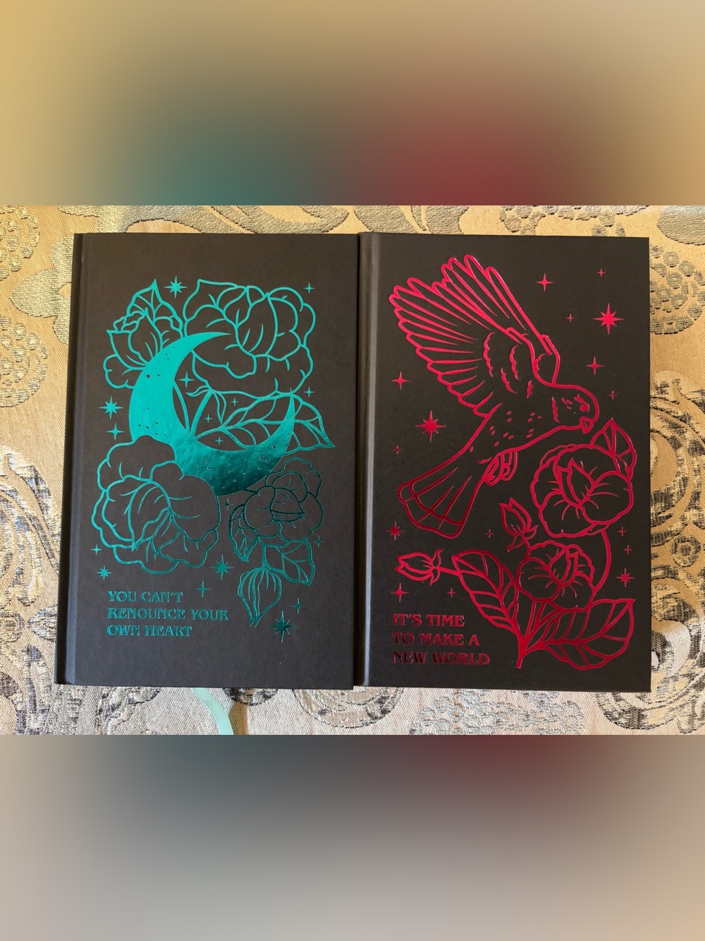 Owlcrate Crimson Moth duology - Picture 5 of 11